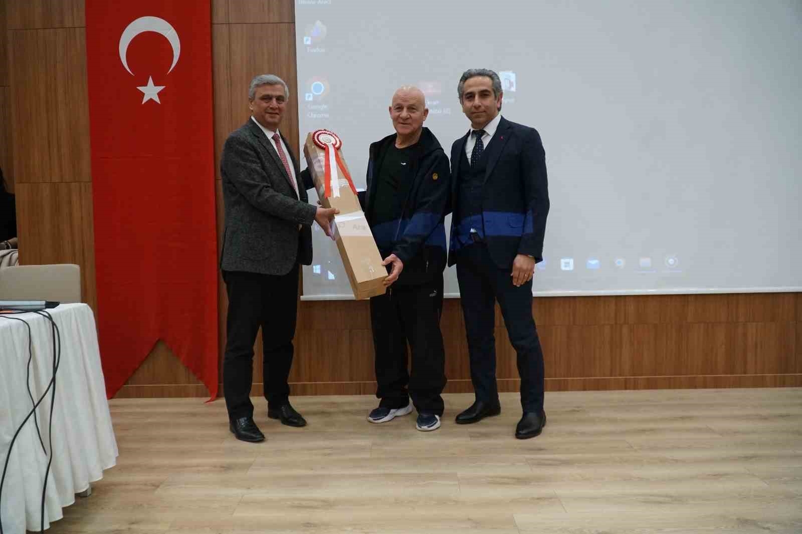Halter antrenörü Hasan Ali Şen emekli oldu