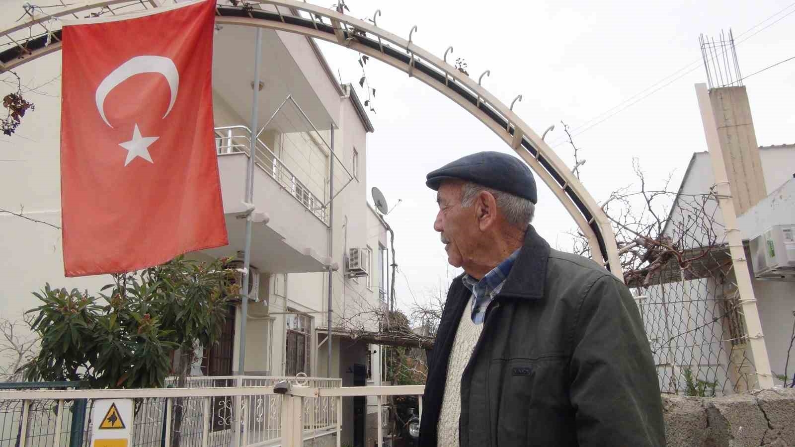 İlk Türk astronot Alper Gezeravcı'yı akrabaları merak ve sevinçle bekliyor