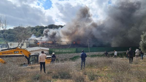İş yerinde çıkan yangın, makiliğe sıçramadan söndürüldü
