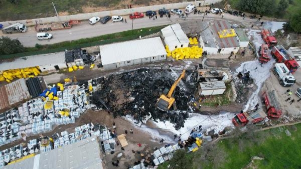 İş yerinde çıkan yangın, makiliğe sıçramadan söndürüldü