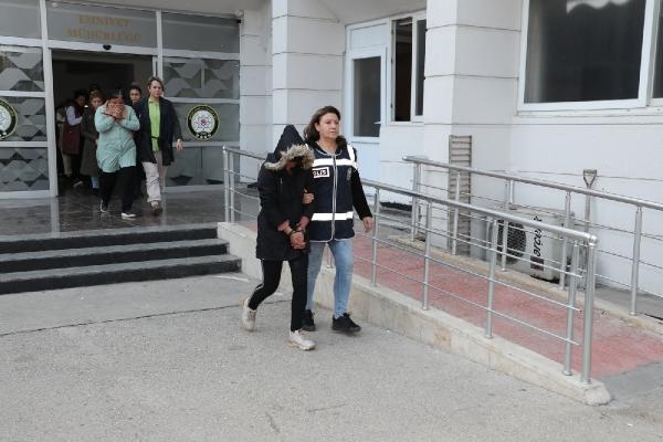 Kadın hırsızlık çetesi çökertildi 