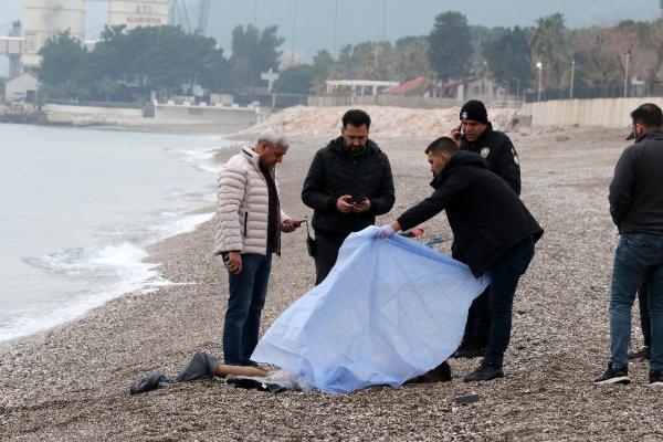 Konyaaltı Sahili'nde erkek cesedi bulundu