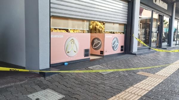 Kuyumcudan 10 milyon TL'lik altın ve para çalınmış