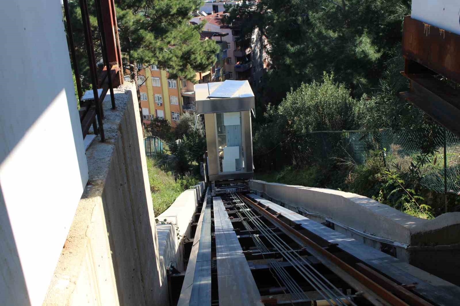 Manavgat Türkbeleni'nde panoramik asansörler tamir ediliyor