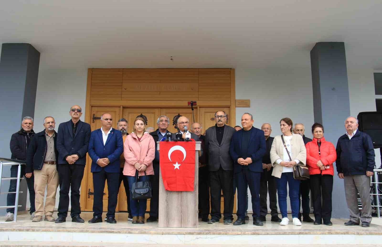 Mersin'de Alevi dernekleri CHP'li Başarır'ı protesto etti
