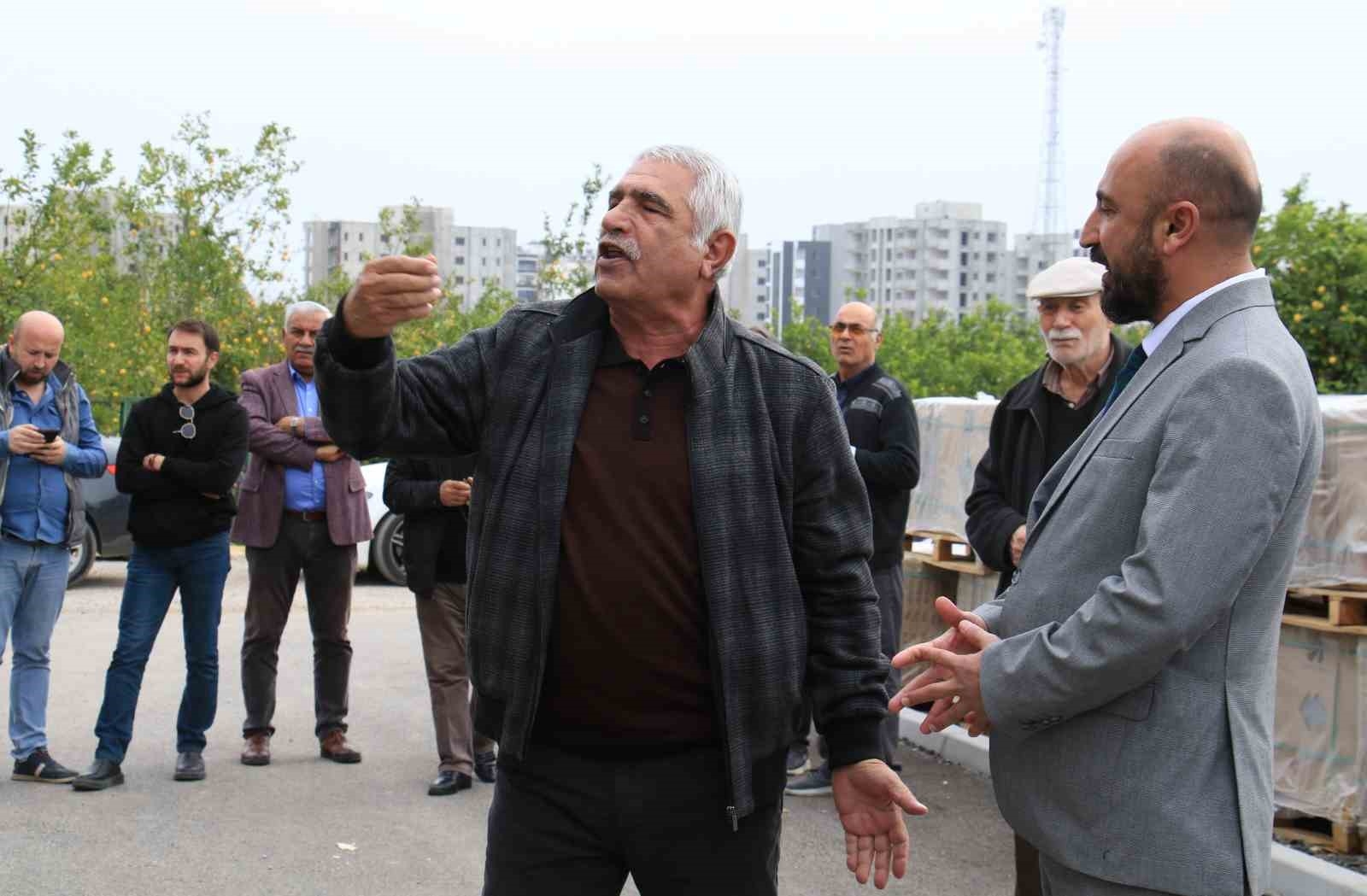 Mersin'de Alevi dernekleri CHP'li Başarır'ı protesto etti