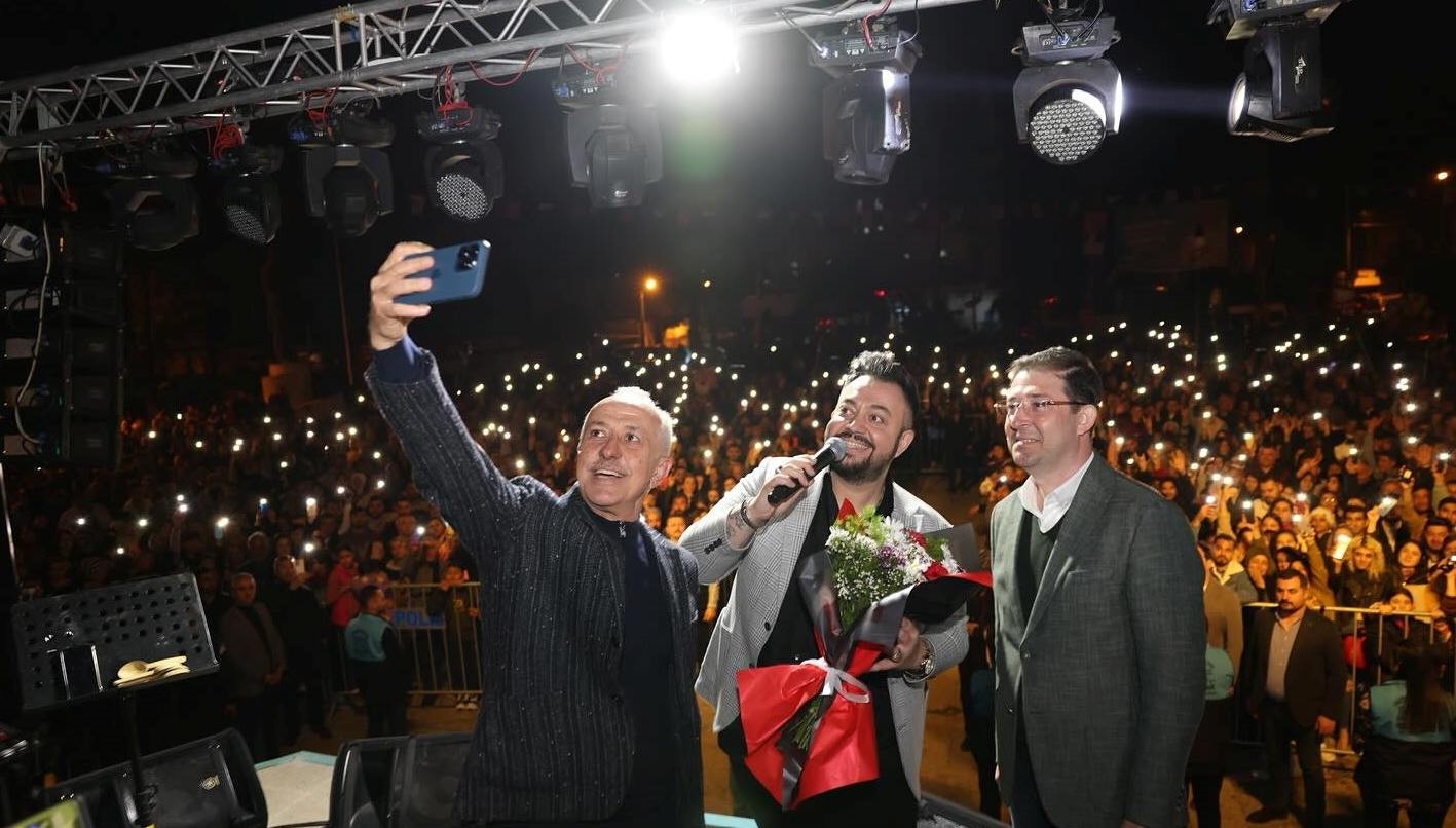 Mersin'de Hüseyin Kağıt rüzgarı esti
