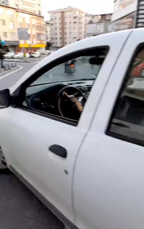 Minibüsün önünü kesen otomobil sürücüsü yakalandı
