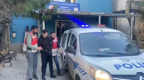 Minibüsün önünü kesen otomobil sürücüsü yakalandı