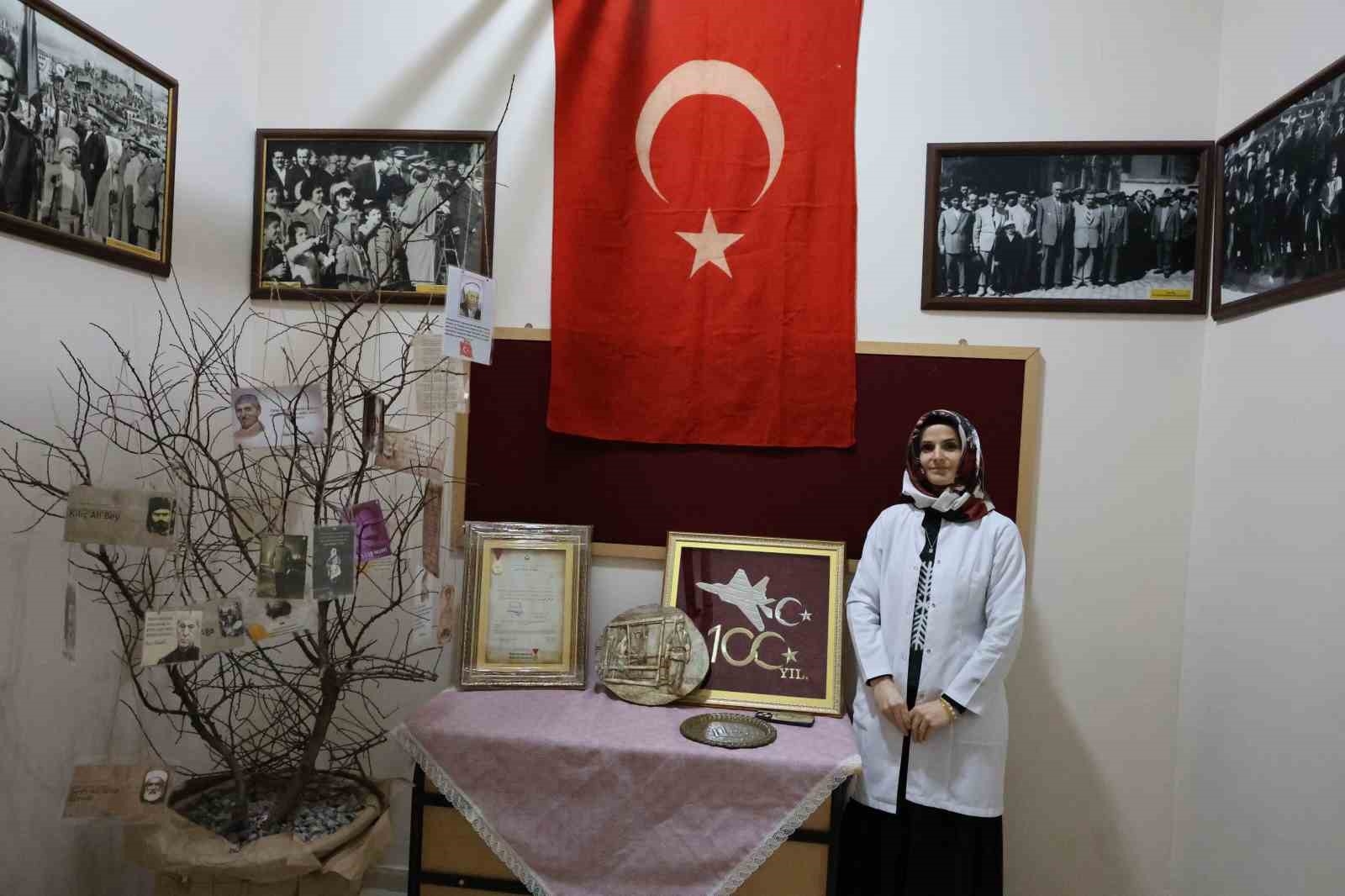 Okuldaki tarihi sergi öğrencileri geçmişe götürüyor