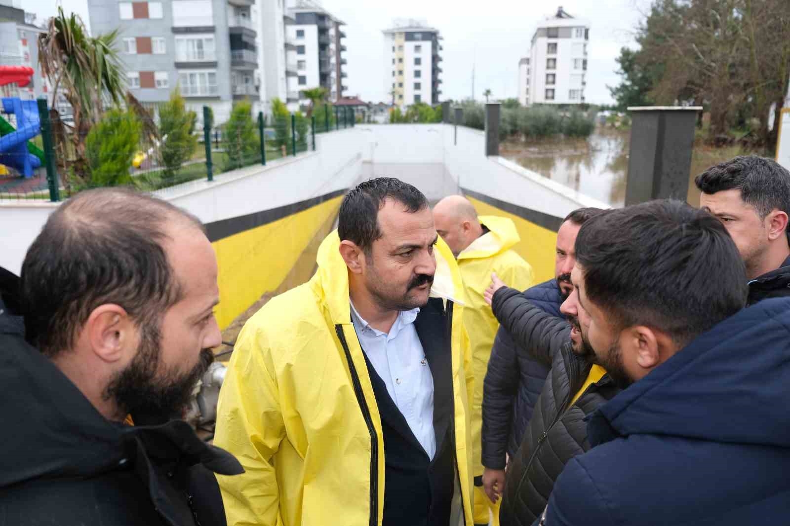 Rıza Sümer: "Devletimiz tüm kurum ve imkanlarıyla çalışmalarını aralıksız sürdürüyor"