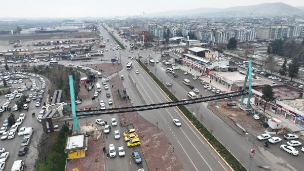 Sağanak yağış; dere taştı, Karayolu ulaşıma kapatıldı