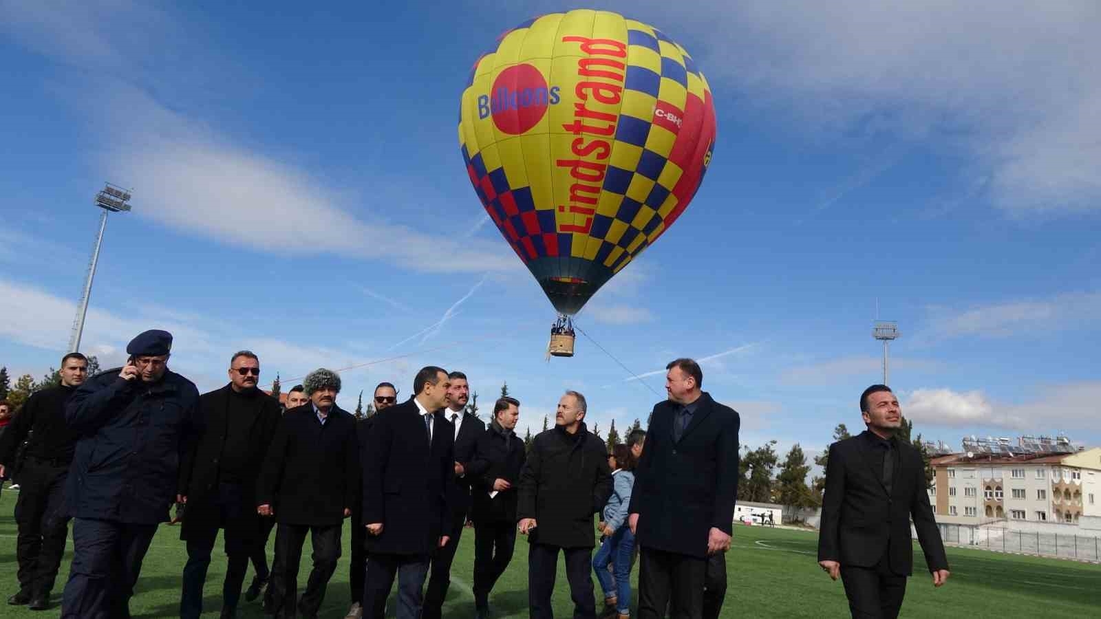 Salda Gölü'nün muhteşem manzarası sıcak hava balonlarıyla birleşecek