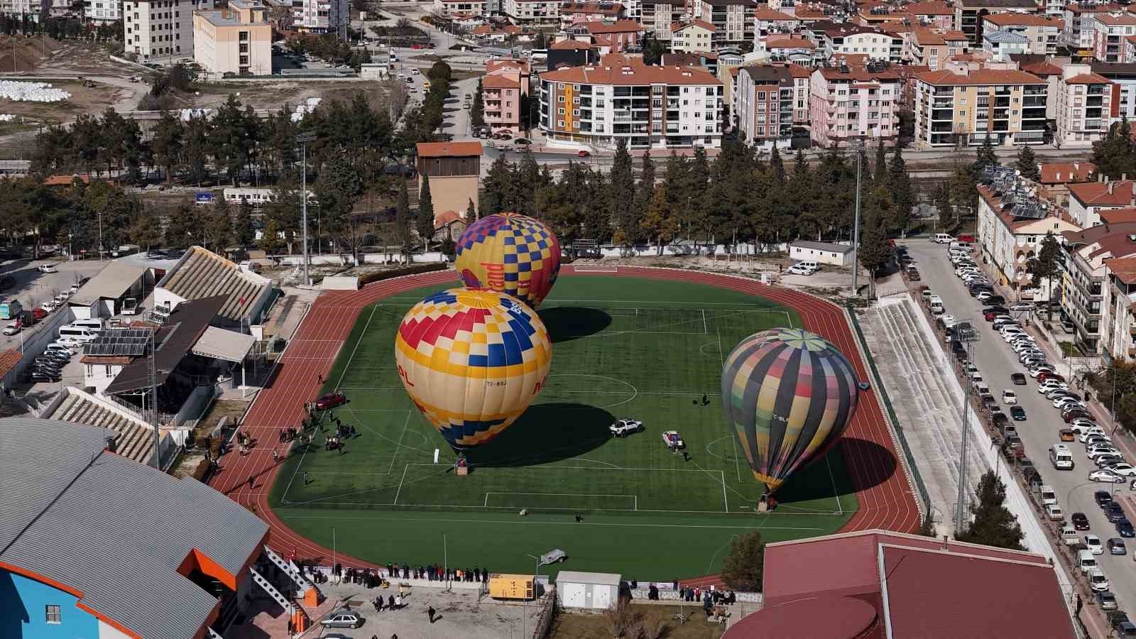 Salda Gölü'nün muhteşem manzarası sıcak hava balonlarıyla birleşecek