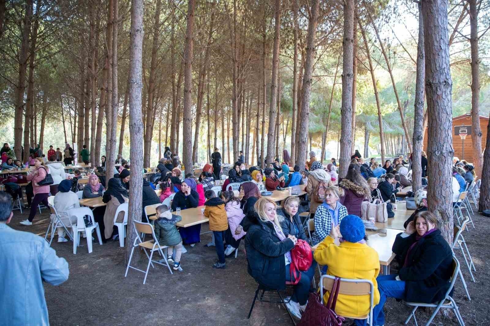 Tarsus Gençlik Kampında anne ve çocuklar moral depoladı