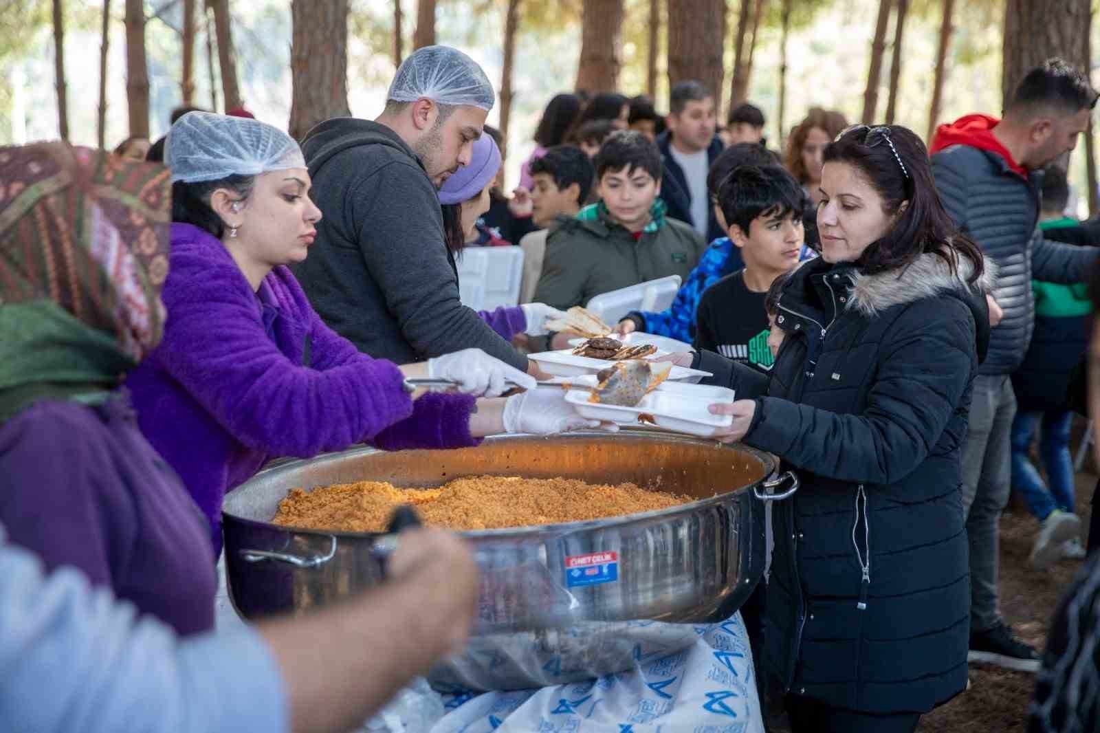 Tarsus Gençlik Kampında anne ve çocuklar moral depoladı
