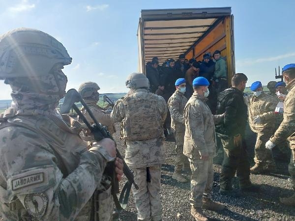 TIR dorsesinde 72 kaçak göçmen yakalandı