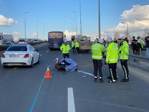 traktöre çarpan motosikletin sürücüsü öldü