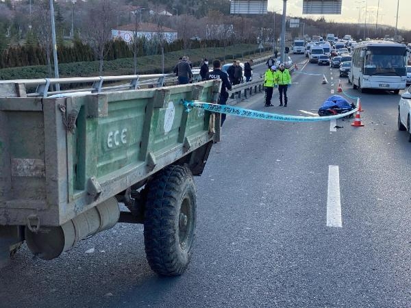 traktöre çarpan motosikletin sürücüsü öldü