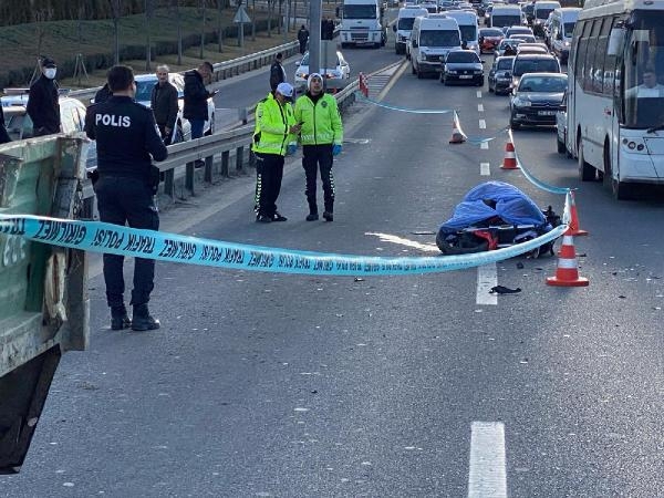traktöre çarpan motosikletin sürücüsü öldü