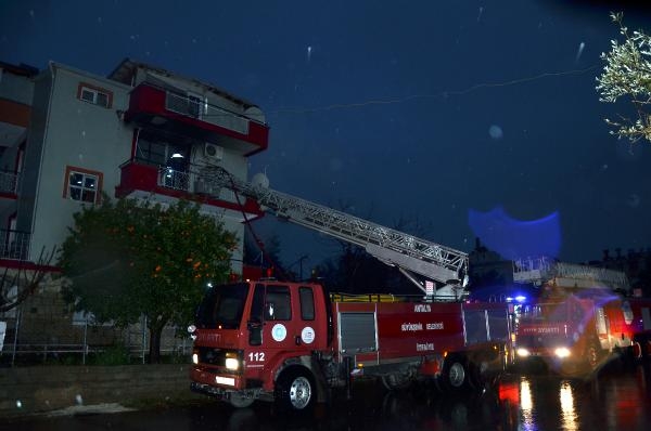 Yangın çıkan evde mahsur kalan koca öldü, eşi kurtuldu