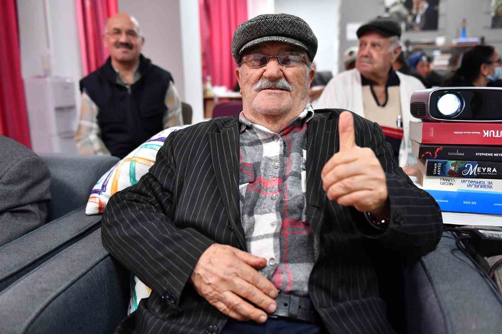 Yaş almış vatandaşlar, aktif yaşlılık ve yaşlılık evreleri hakkında bilgilendirildi