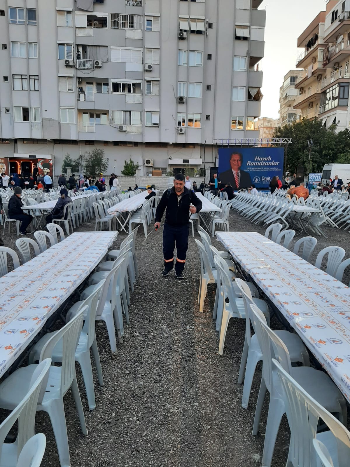 İftara gül sulu hazırlık