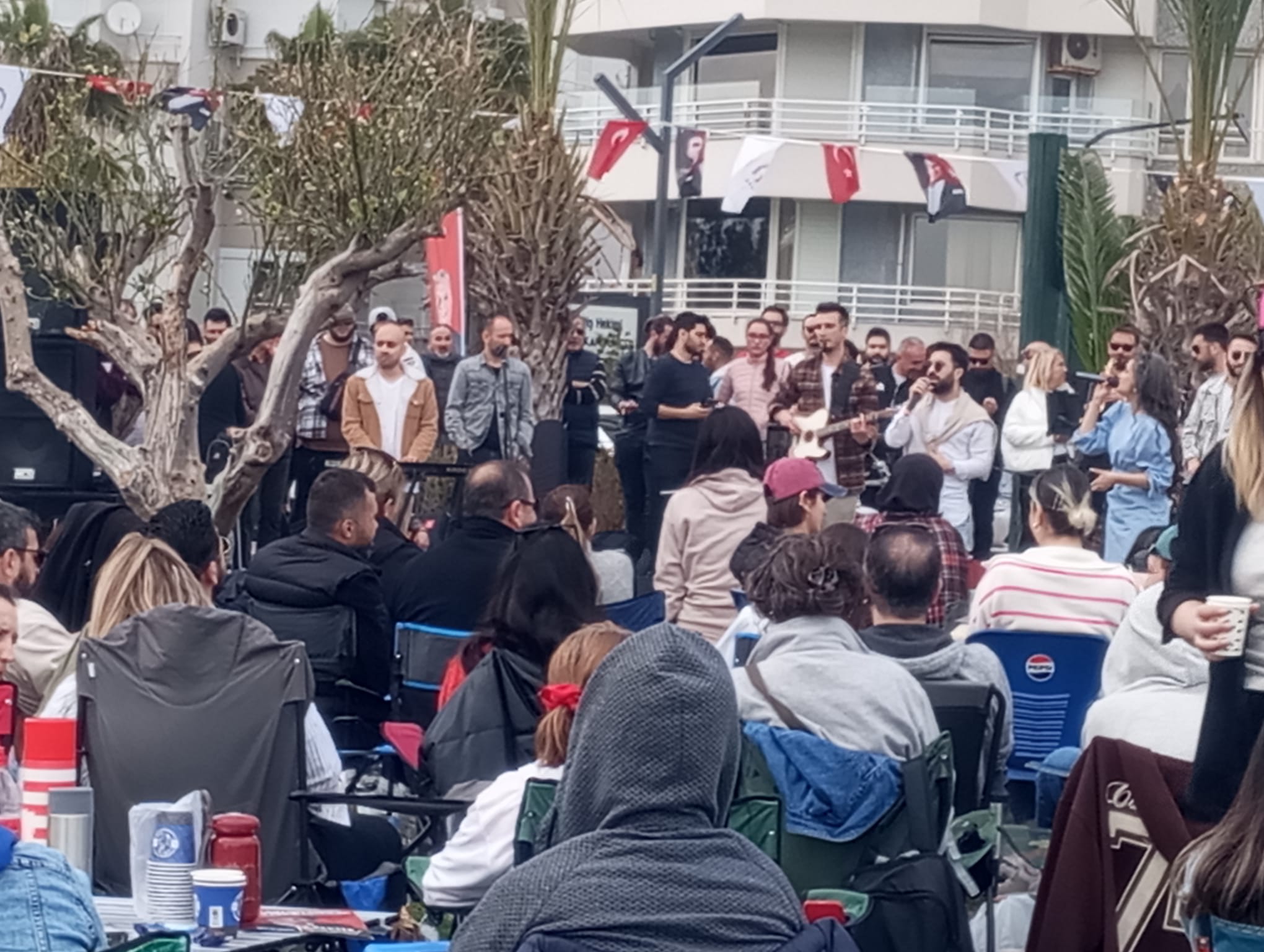 Antalya'da parklar doldu taştı