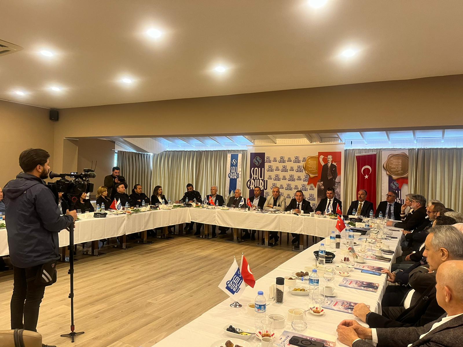 Salı Grubu'nun konuğu Muhittin Böcek oldu