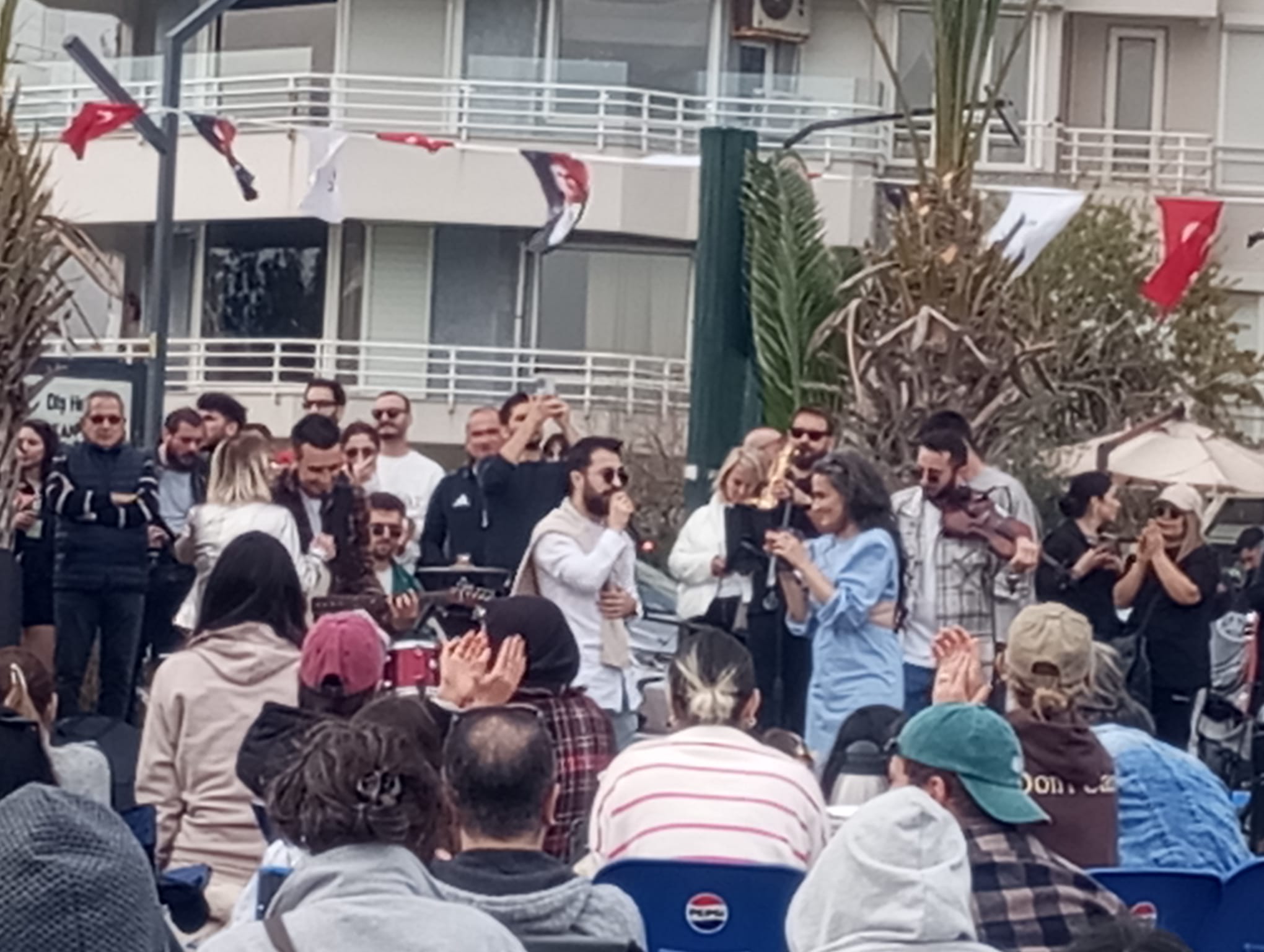 Antalya'da parklar doldu taştı
