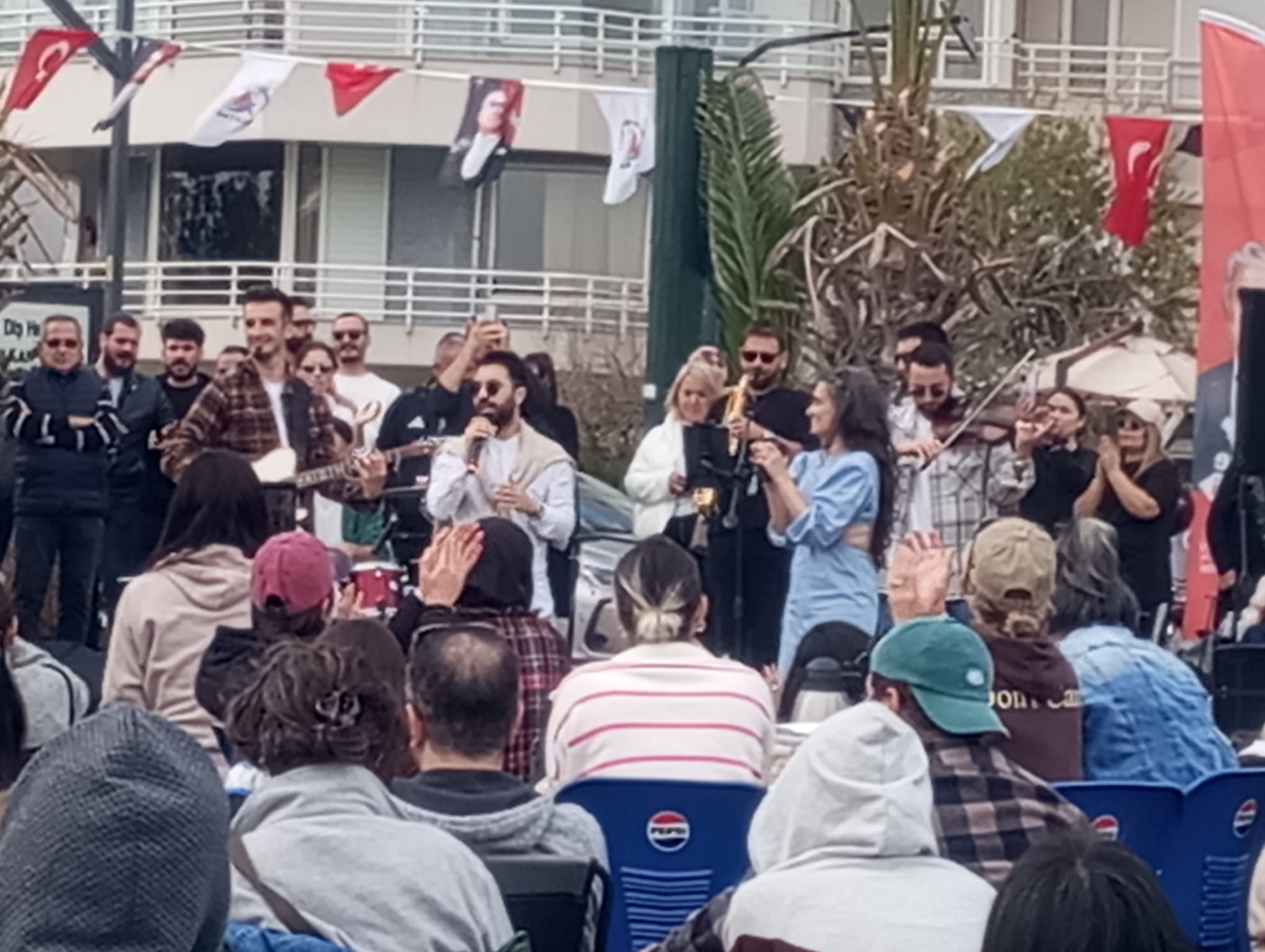Antalya'da parklar doldu taştı