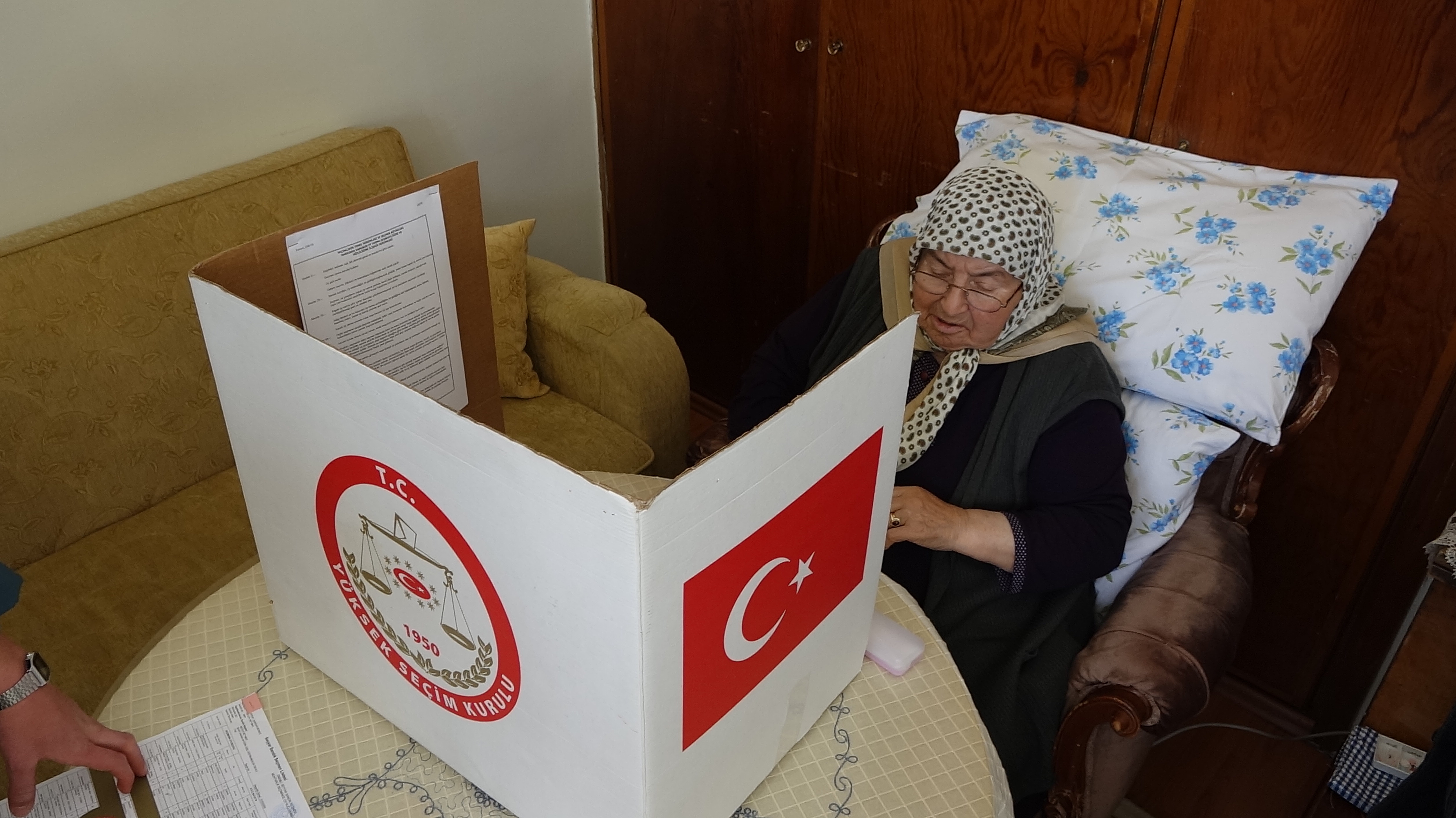 23 seçmen seyyar sandıkta oy kullandı