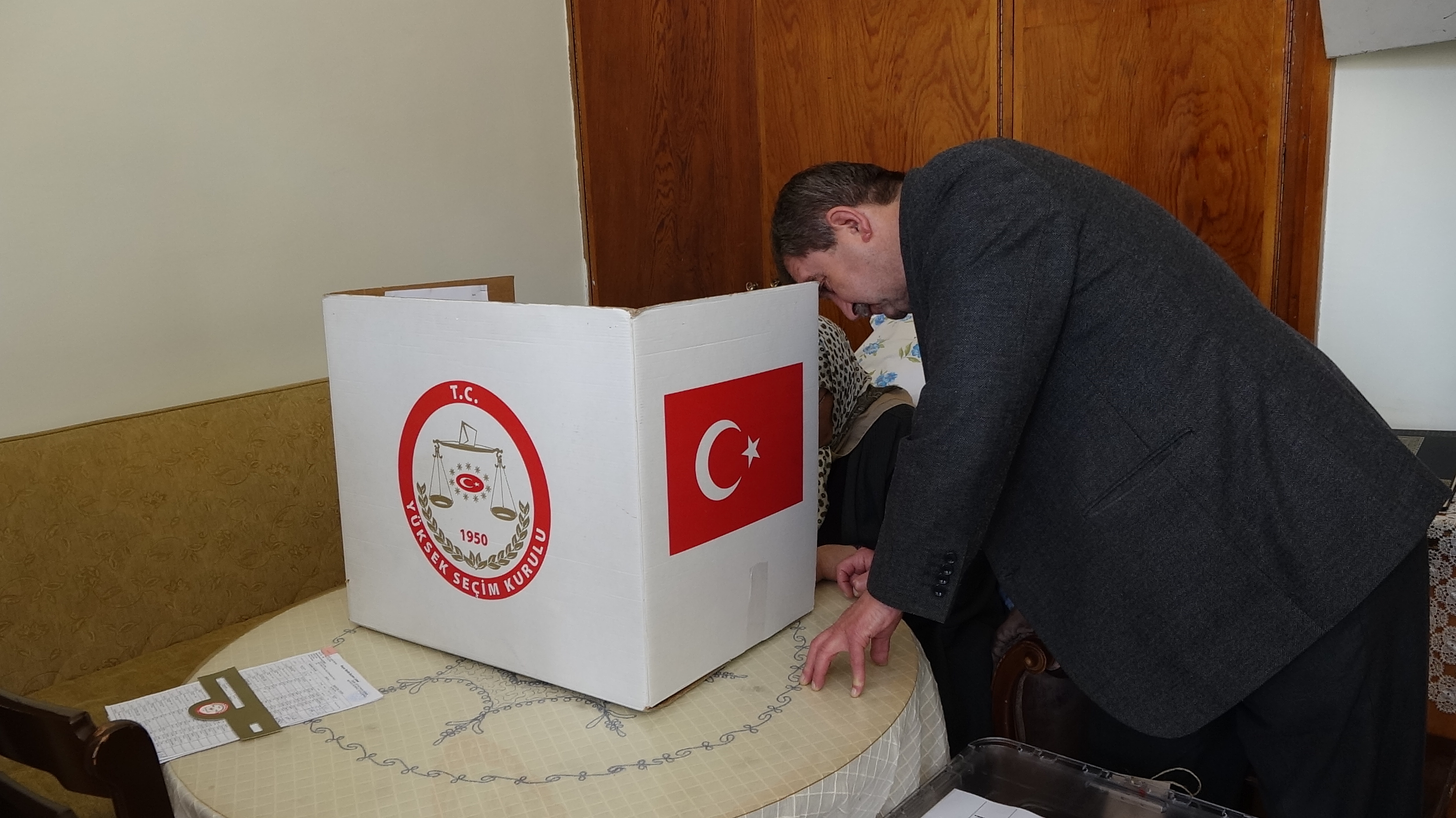 23 seçmen seyyar sandıkta oy kullandı