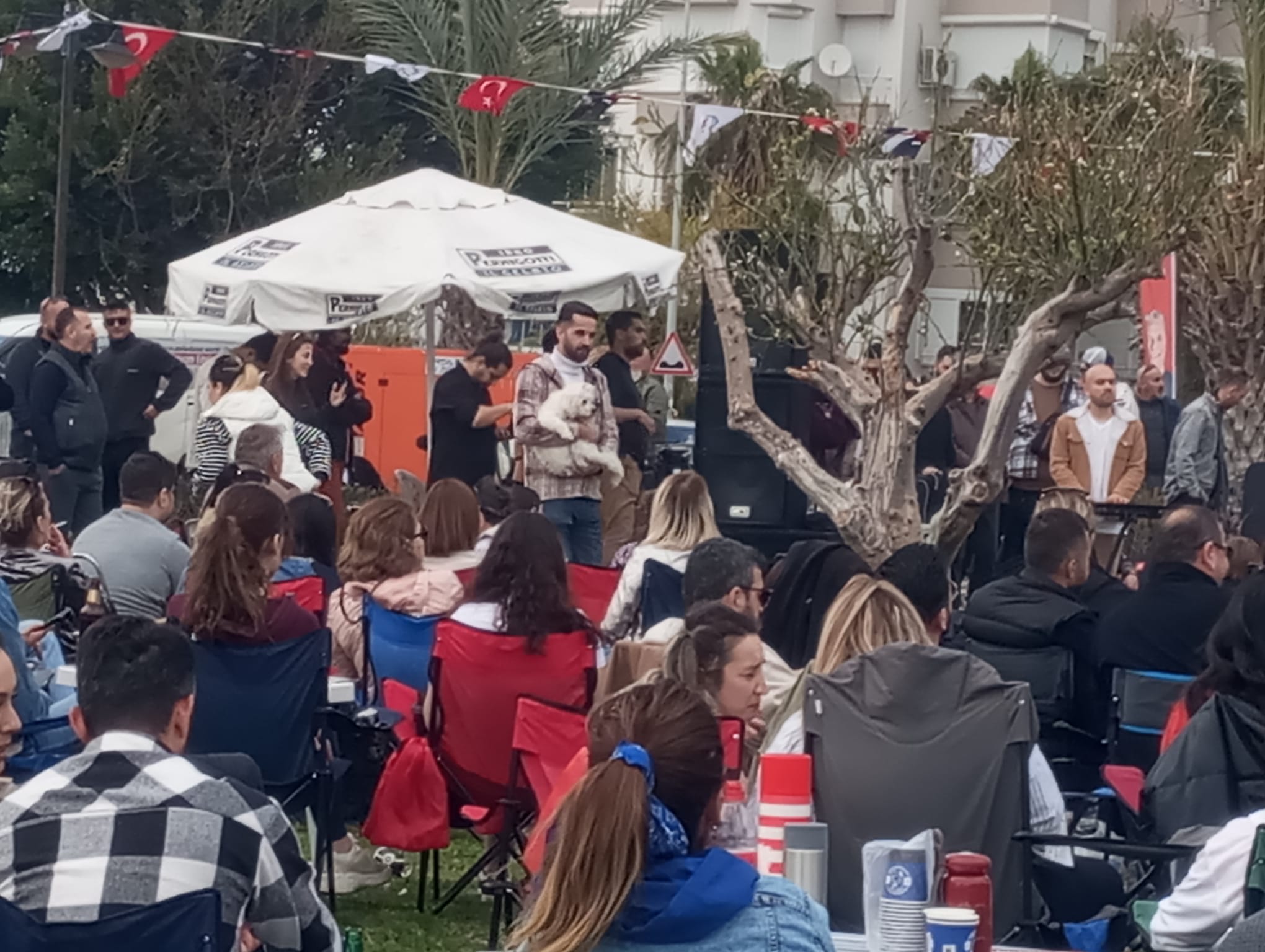 Antalya'da parklar doldu taştı