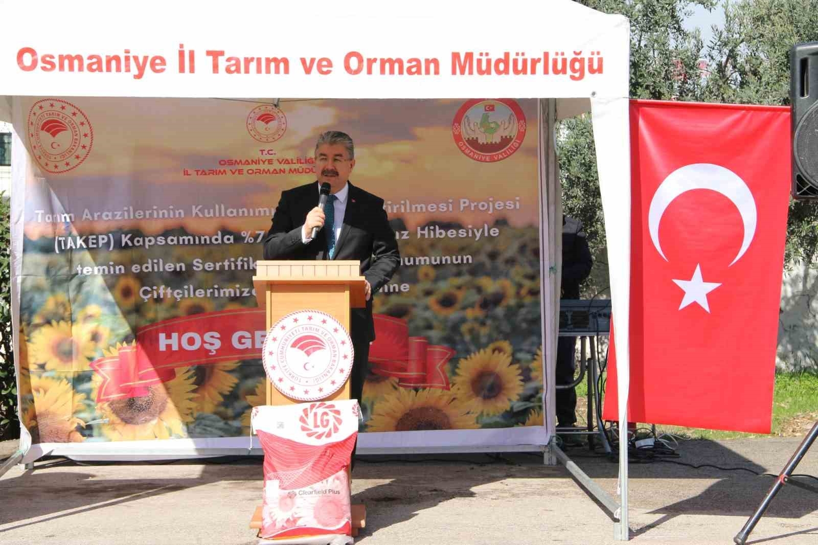 500 çiftçiye Ayçiçek tohumu dağıtıldı