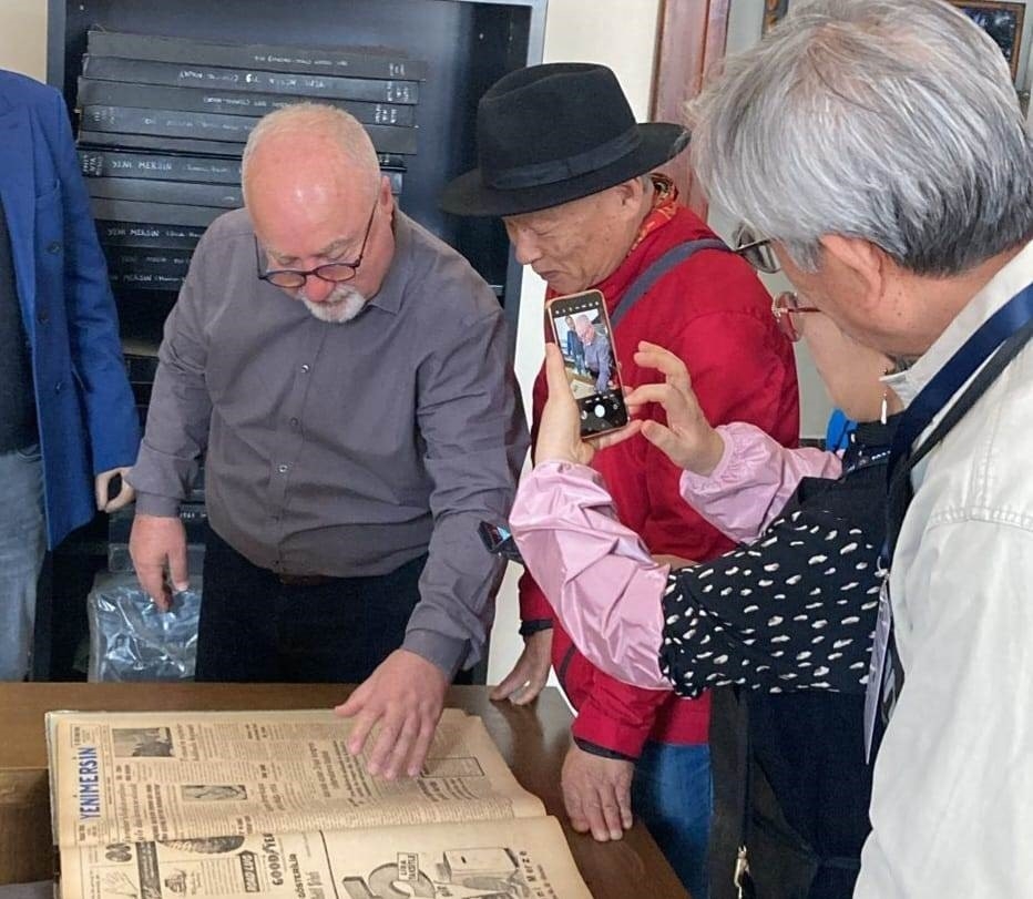 71 yıl önceki gazete kupürleri Koreli sanatçıları duygulandırdı