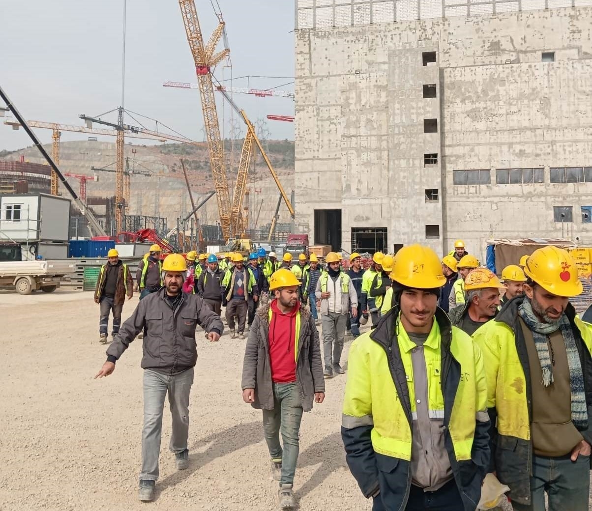 Akkuyu NGS'de taşeron firma işçilerinden maaş tepkisi