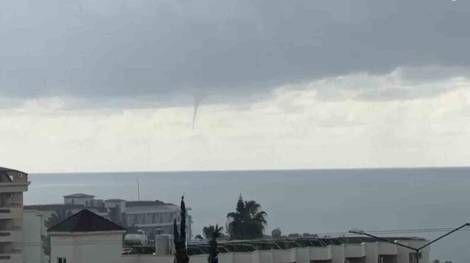 Alanya açıklarında hortum