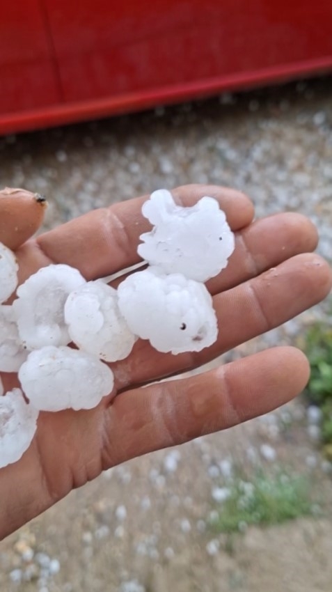 Alanya'da aynı anda 5 hortum ve dolu yaşandı