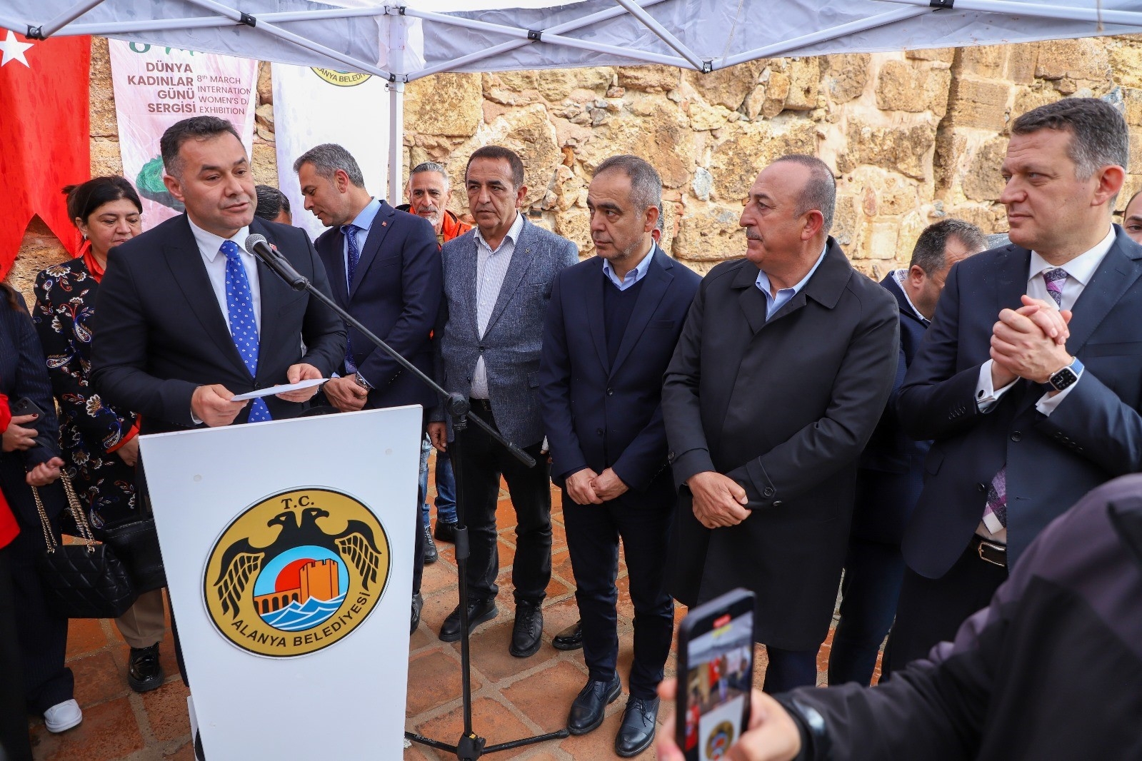 Alanya'nın İpek Serüveni Sergisi, tarihi Kızılkule'de açıldı