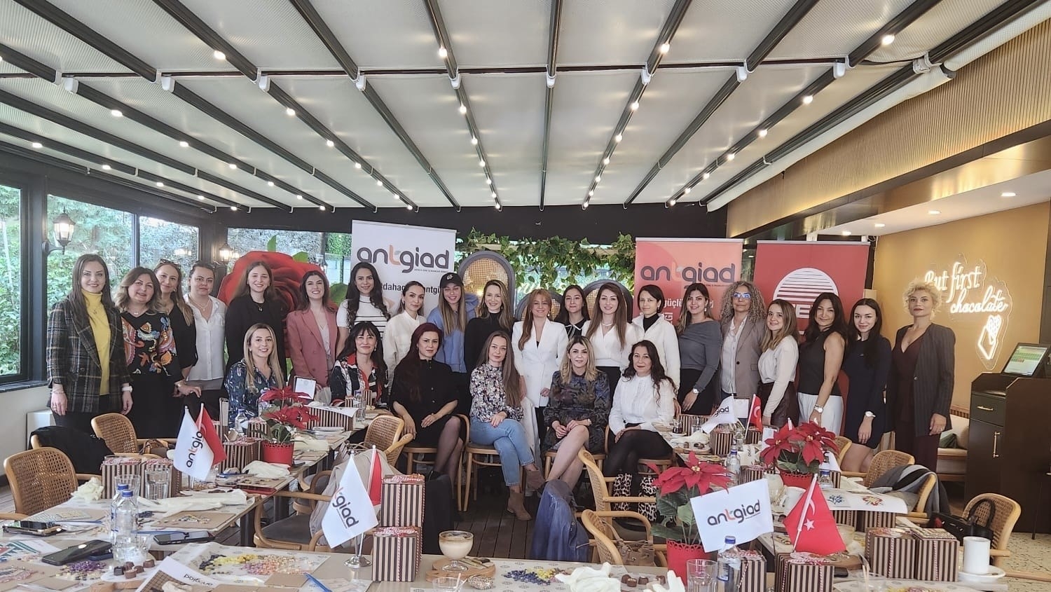 ANTGİAD'ın kadın üyelerinden eğitime destek