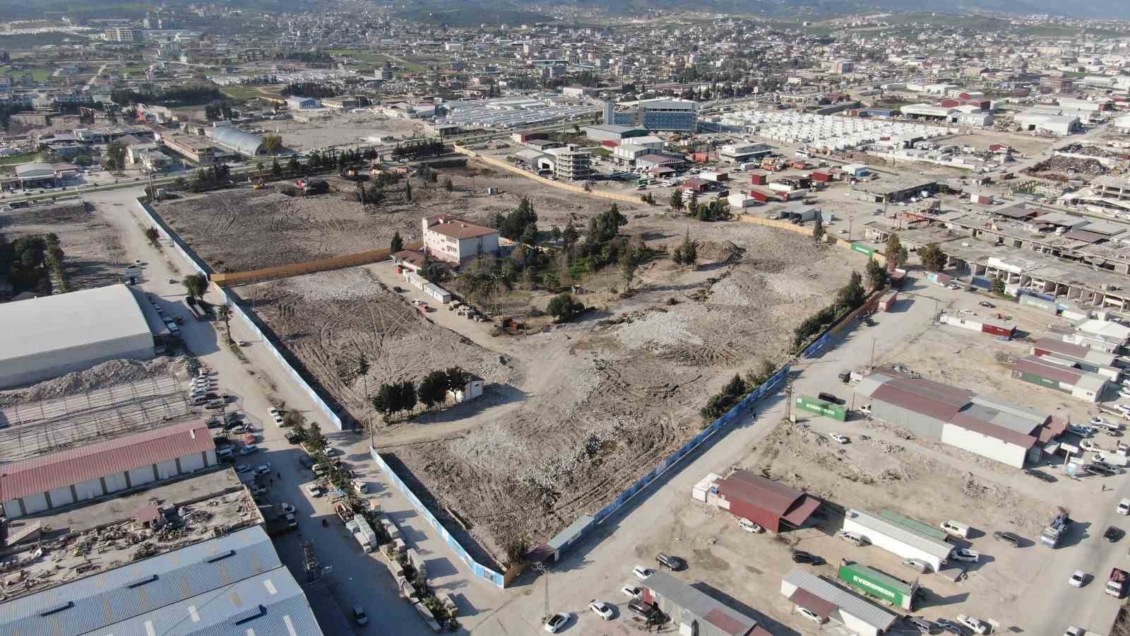 Asrın felaketinde evladı kucağında can veren annenin anlattıkları yürekleri burktu