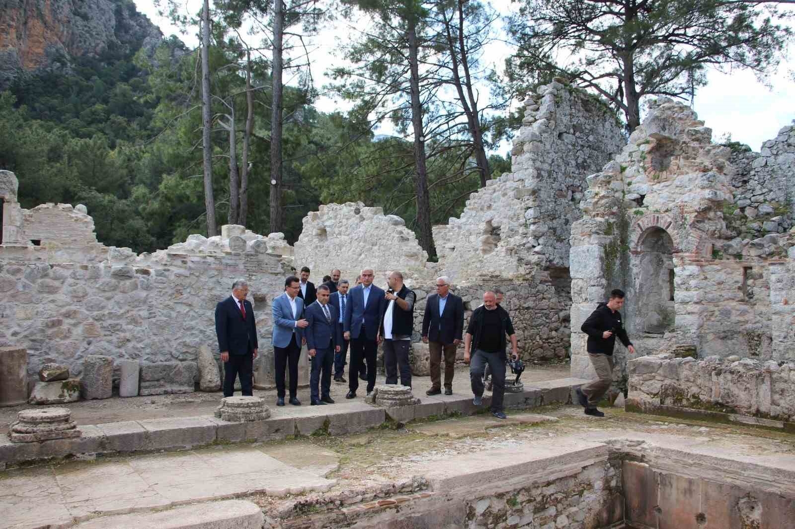 Bakan Ersoy: "2024 yılı hedefimiz ise 60 milyon turist ve 60 milyar dolar turizm geliri"