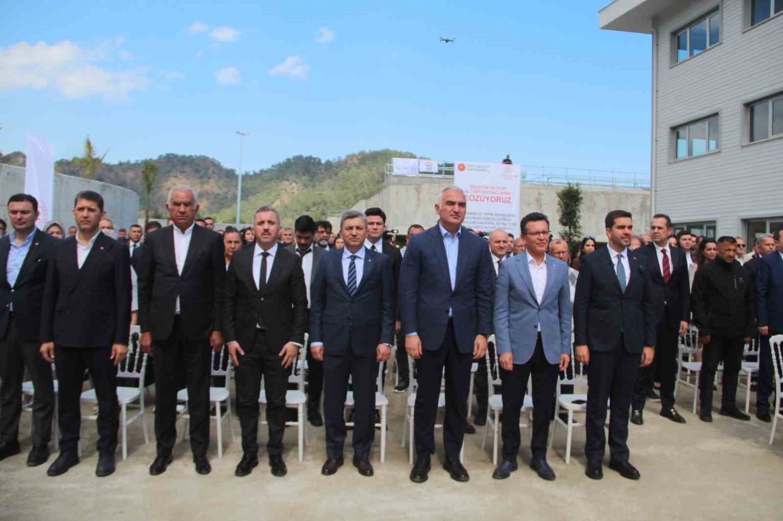 Bakan Ersoy: "Kemer'in 50 yıl süreyle atık su sorununu çözüldü"