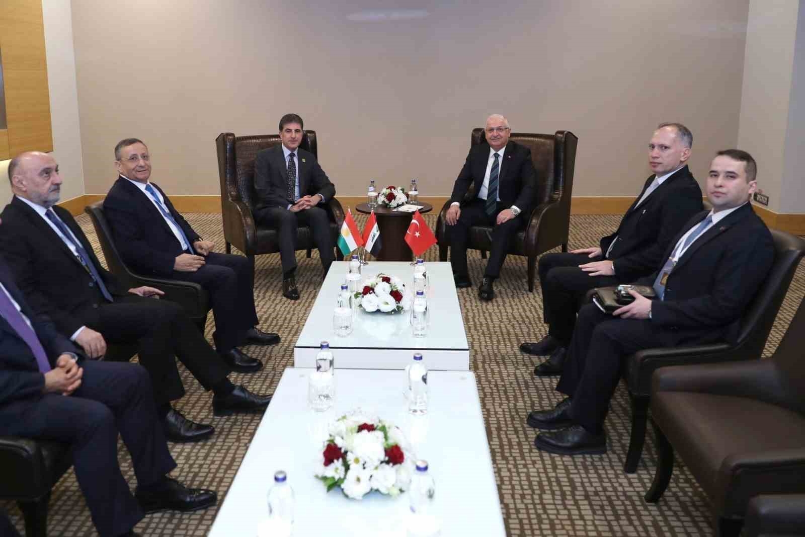 Bakan Güler, IKBY Başkanı Barzani ile bir araya geldi