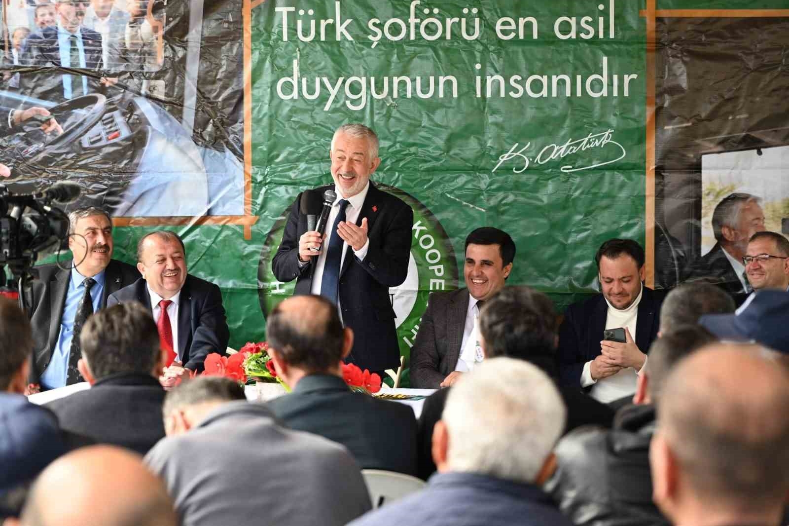 Başkan Başdeğirmen: "Yaşlıların halk otobüslerinden ücretsiz yararlanması uygulaması devam edecek"