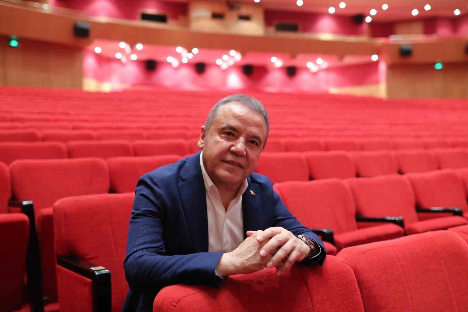 Başkan Böcek: "Antalya'yı sanatın merkezi yapacağız"