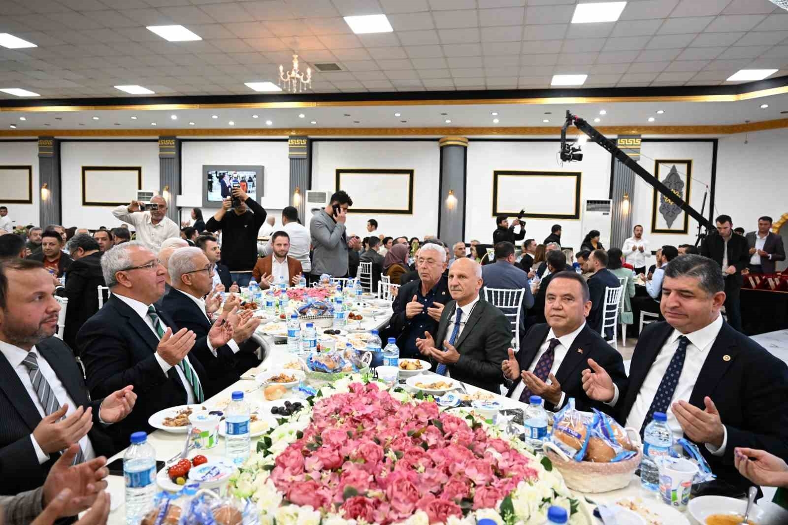 Başkan Böcek: 'Korkuteli'nin Çakma değil, öz evladıyım'