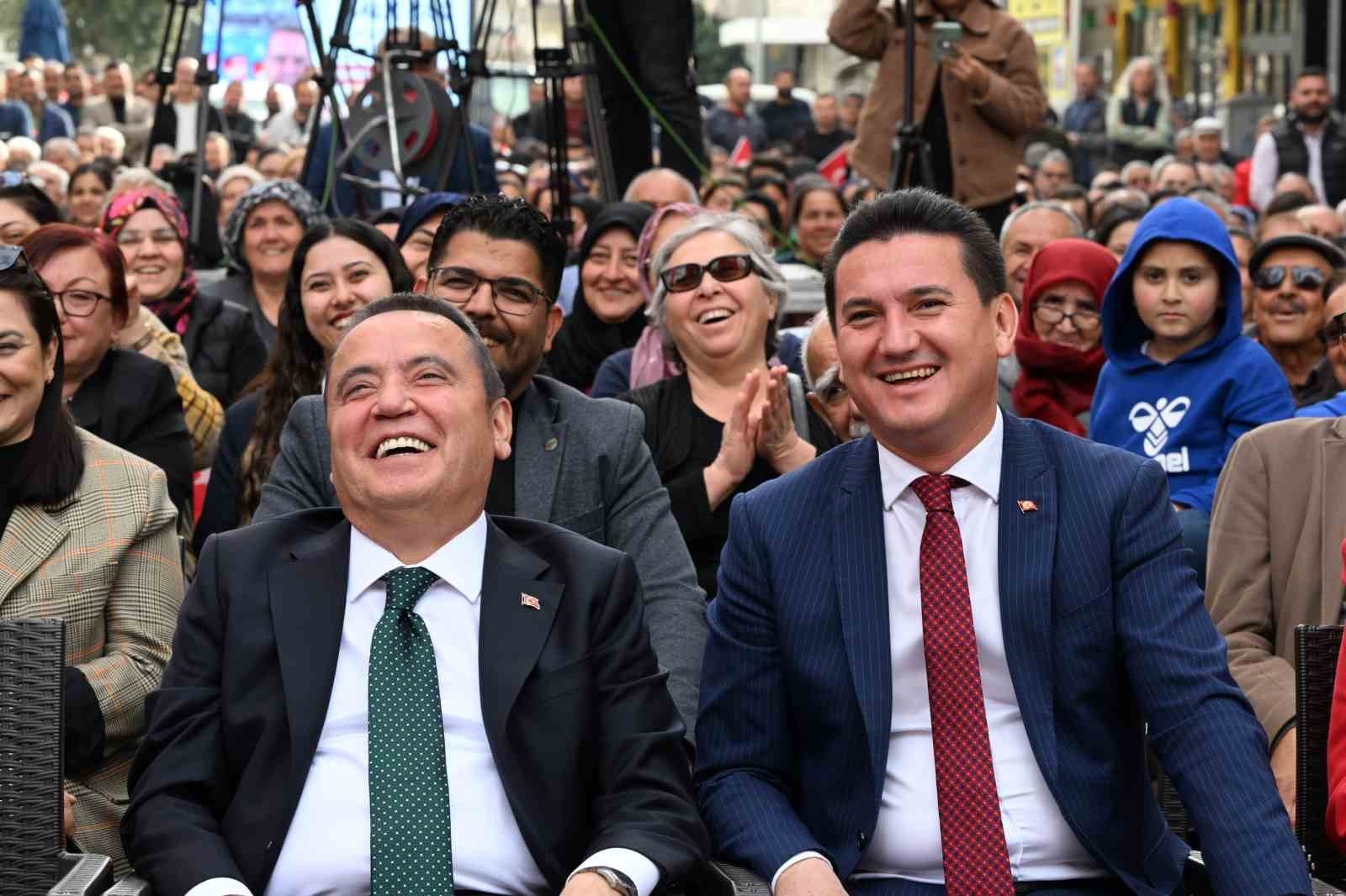 Başkan Böcek, Kumluca SKM'i açtı