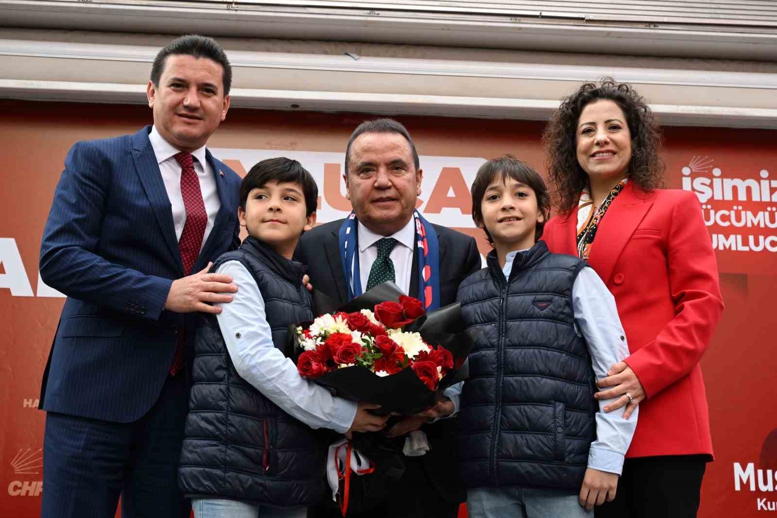 Başkan Böcek, Kumluca SKM'i açtı